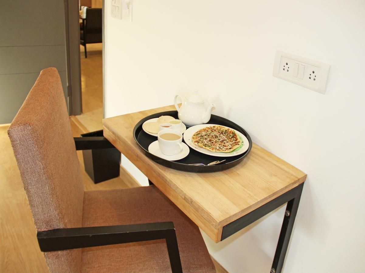 Hotel Oyo Townhouse 5 Jubilee Hills Hajdarabad Zewnętrze zdjęcie